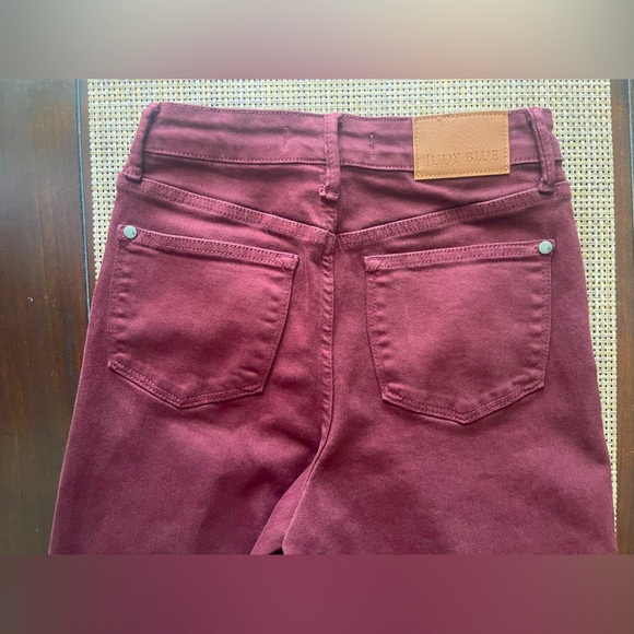 JUDY BLUE Women's Burgundy Jeans - Picture 4 of 10